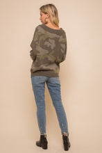 Load image into Gallery viewer, Camouflage Pullover Sweater