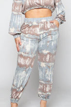 Load image into Gallery viewer, Plus Size Crop Top Jogger Set