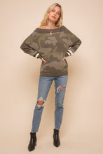 Load image into Gallery viewer, Camouflage Pullover Sweater