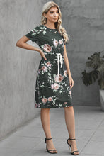 Load image into Gallery viewer, Pocketed Drawstring Casual Floral Dress