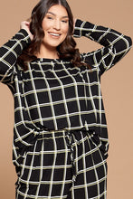 Load image into Gallery viewer, Plus Size Grid Print Pajama Set
