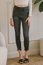 Load image into Gallery viewer, Kancan High Rise Raw Hem Cropped Jeans
