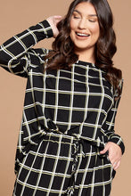 Load image into Gallery viewer, Plus Size Grid Print Pajama Set
